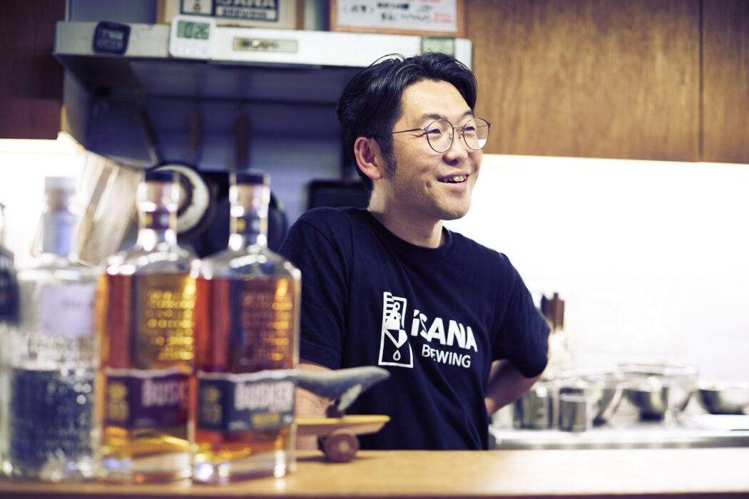 昭島発、真面目に遊ぶ大人たちの社交場　苦い飲み物で笑顔をつくるブルワリー＆ロースタリー